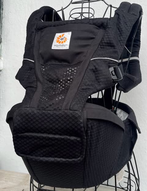 Địu có bệ ngồi Alta Hipseat